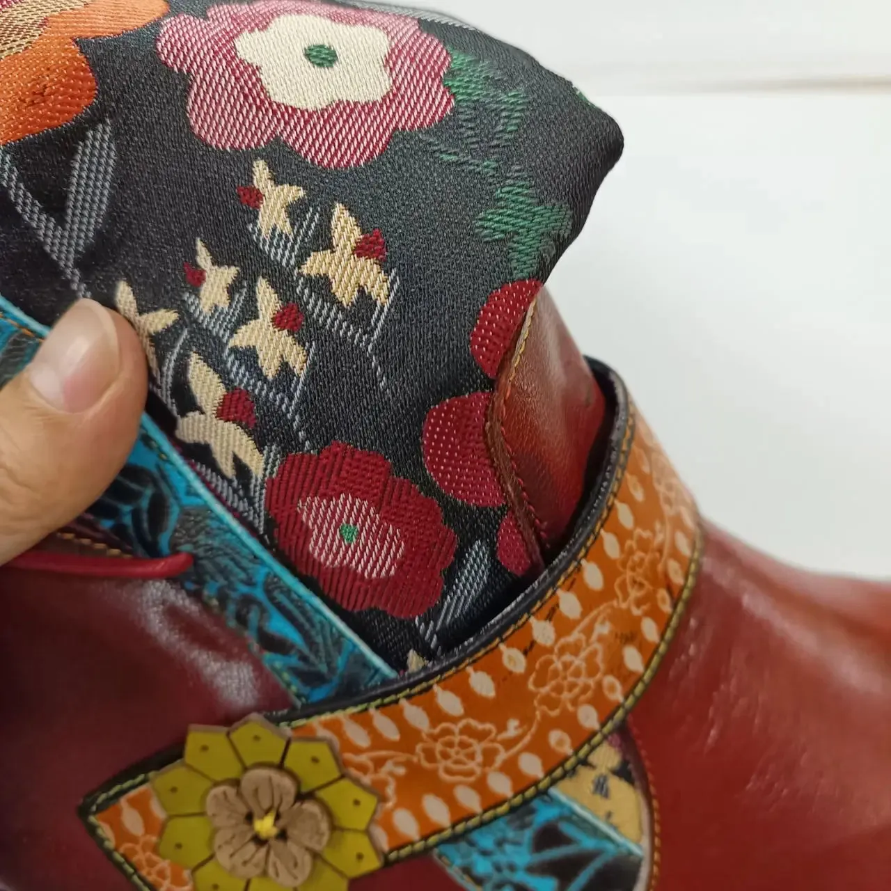 Lady Flower Embroidered Jacquard Print Cloth Spring Boots & Genuine Leather