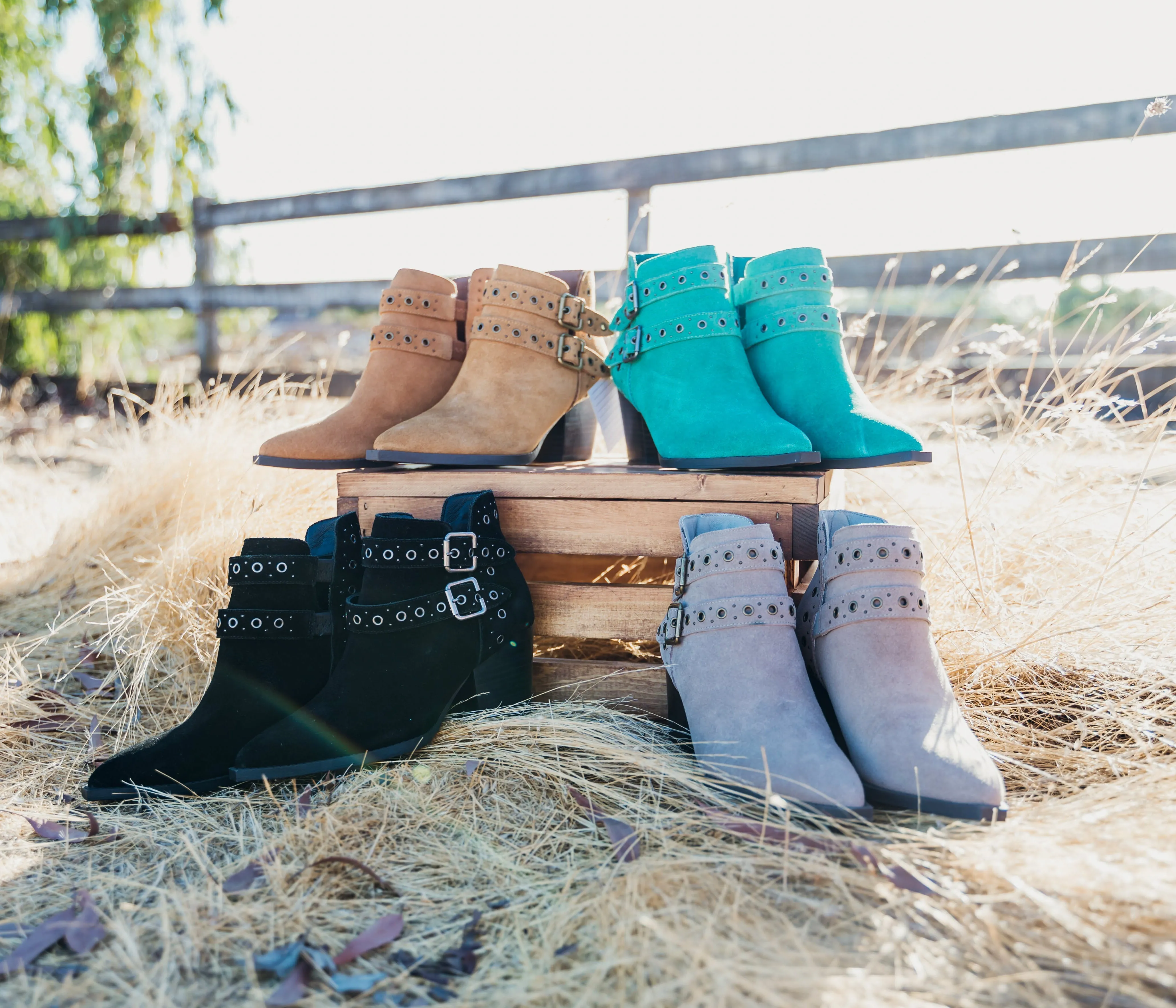 ONLINE EXCLUSIVE Elsa Leather Ankle Boot in Teal