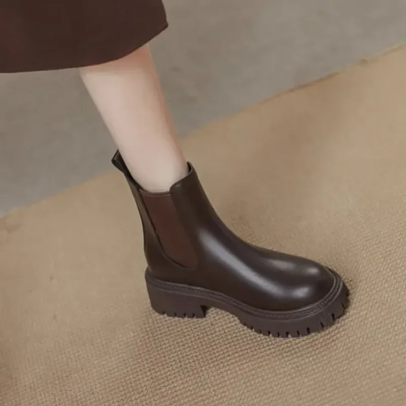 Women - Leather Boots - Stylish with Elastic Inserts - Comfortable Footwear
