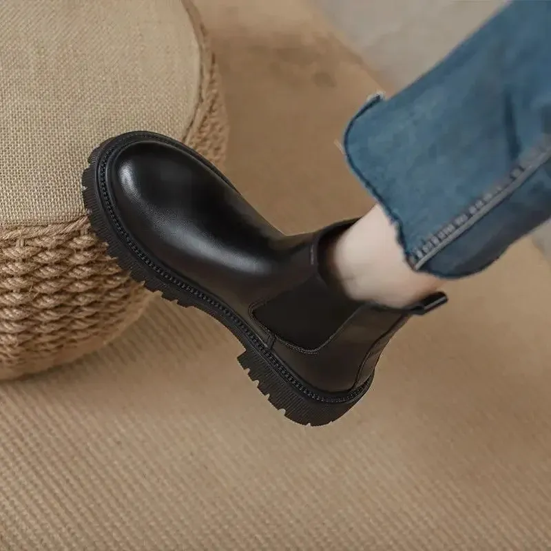 Women - Leather Boots - Stylish with Elastic Inserts - Comfortable Footwear