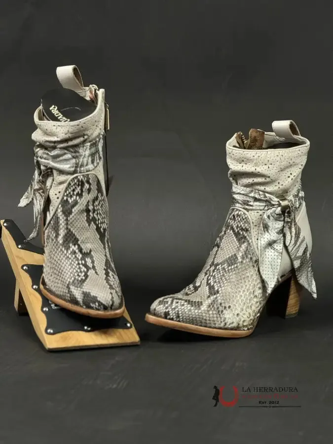 WOMEN’S CUADRA PYTHON BELLY PLUNGE NATURAL ZIPPER & CUT OUT ROUND